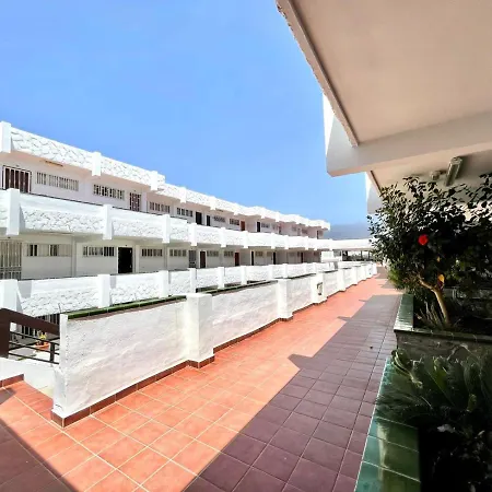 Cozy Apartment With Wifi In Tenerife Sur Apartament Costa Del Silencio