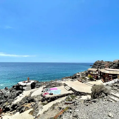 Cozy Apartment With Wifi In Tenerife Sur Apartament